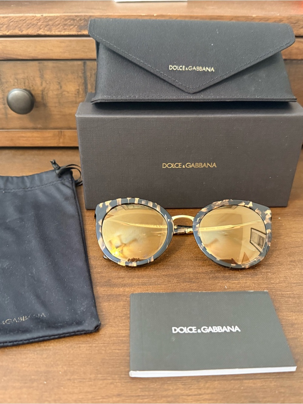 Authentic Dolce & Gabbana Women's Tortoiseshell Frame Sunglasses with Gold